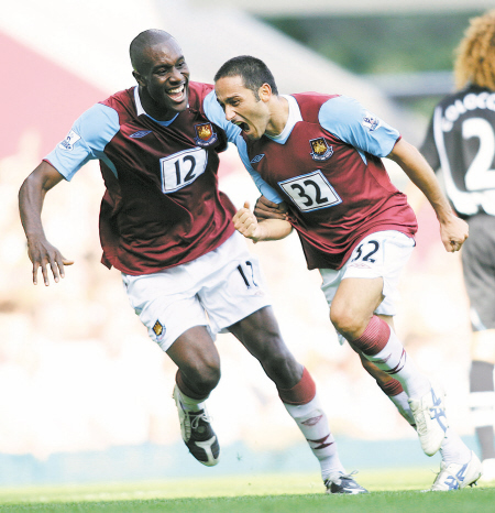 国乒多人香港街头行！王曼昱大笑露齿：8连胜张本美和国乒唯一