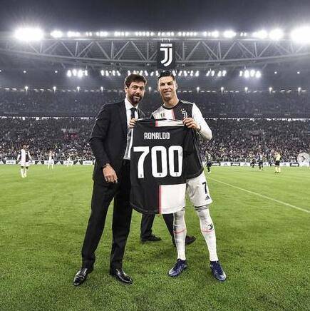 罗马诺：拜仁已经在考虑为伦纳特-卡尔再提供一份新合同