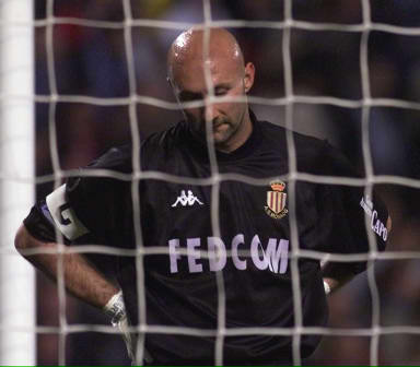 杜兰特：你永远都不知道阿门每晚会做些什么，因为他无所不能