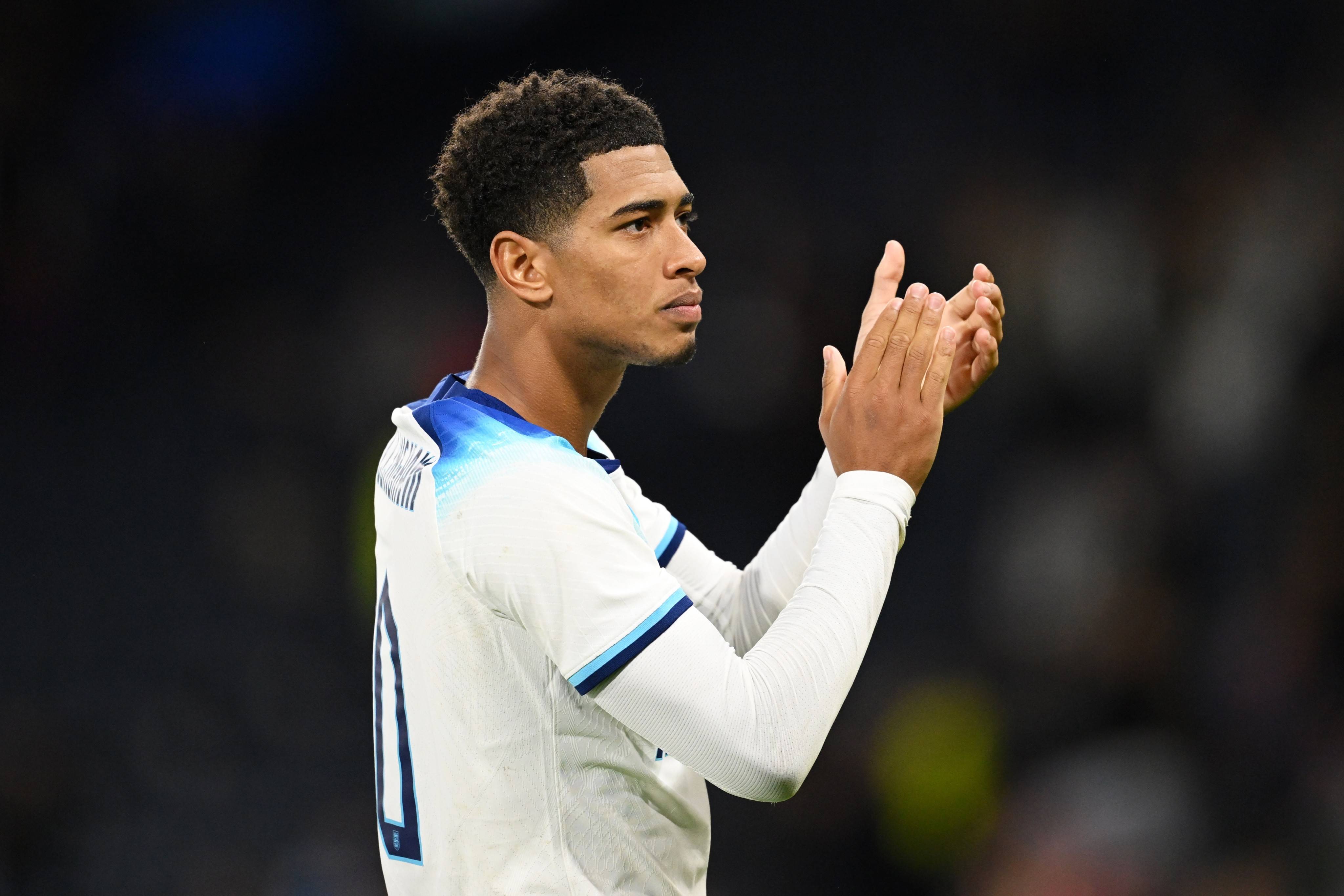 迷你罗助葡萄牙U16夺冠，乔治娜和C罗母亲现场见证