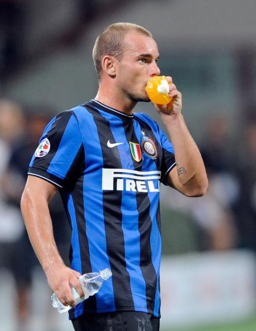 麦卡利斯特：庆祝动作是献给家人的；希望梅西能一直在国家队