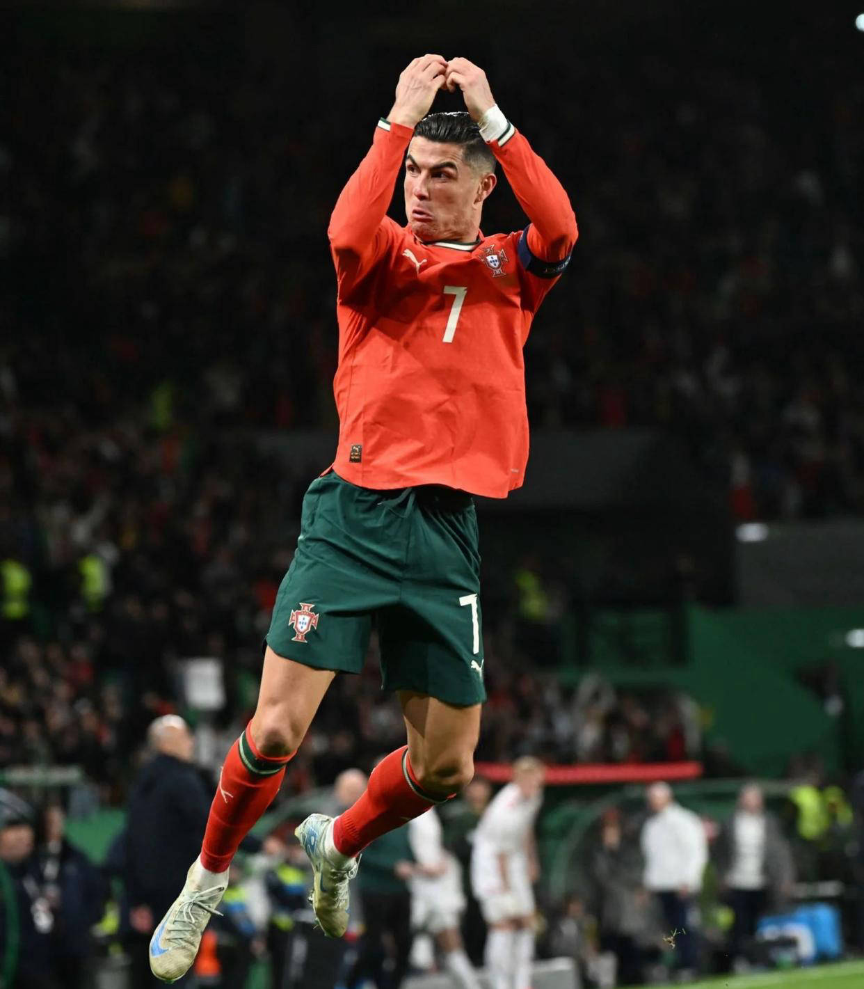 17岁中国少年在美高中拍运动,还清器材贷款